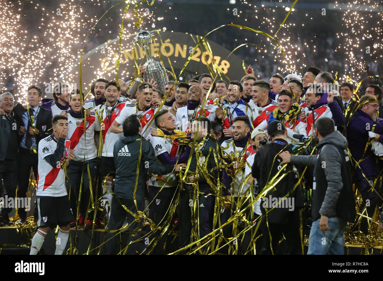 Madrid, Spain. 09th Dec, 2018. Football: Copa Libertadores, Final, River Plate - Boca Juniors in the Santiago Bernabeu stadium. The players of River Plate cheer after winning the game with the trophy. Credit: Cezaro de Luca/dpa/Alamy Live News Stock Photo