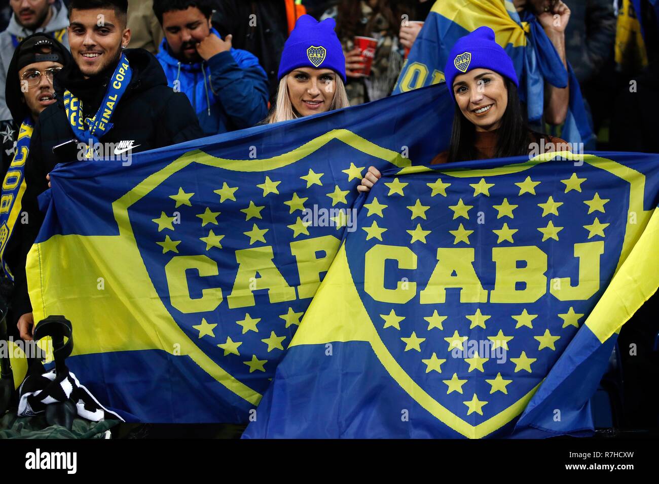 Madrid, Spain. 9th Dec, 2018. Two fans of Boca Juniors seen before the second leg match between River Plate and Boca Juniors as part of the Finals of Copa CONMEBOL Libertadores 2018 at Estadio Santiago Bernabeu in Madrid.River Plate won the title of Copa Libertadores 2018 by beating Boca Juniors. Credit: Manu Reino/SOPA Images/ZUMA Wire/Alamy Live News Stock Photo