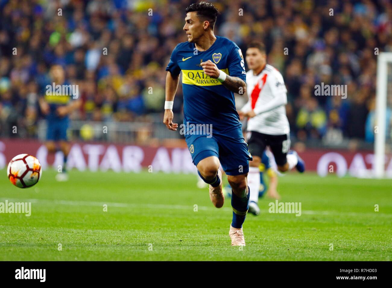 Madrid, Spain. 9th Dec, 2018. Cristian David Pavon (Boca Juniors) in action during the second leg match between River Plate and Boca Juniors as part of the Finals of Copa CONMEBOL Libertadores 2018 at Estadio Santiago Bernabeu in Madrid.River Plate won the title of Copa Libertadores 2018 by beating Boca Juniors. Credit: Manu Reino/SOPA Images/ZUMA Wire/Alamy Live News Stock Photo