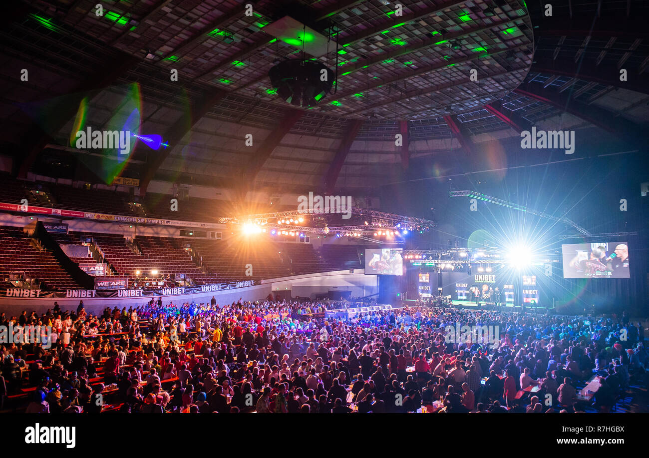 Dortmund Germany. 26th Oct 2018. Fans sit in the Westfalenhalle during the European Darts Championship EDC Credit Silas Stein dpa Alamy Live News Stock Photo Alamy