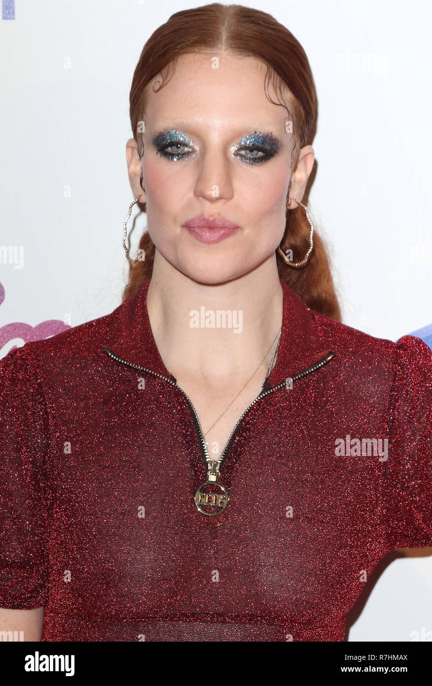 Jess glynne backstage hi-res stock photography and images - Alamy
