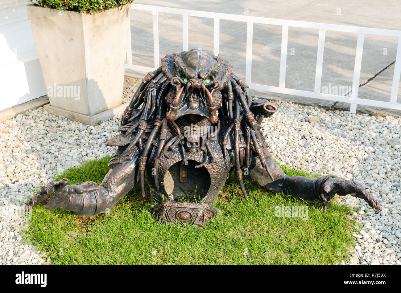 Weird statue hi-res stock photography and images - Alamy