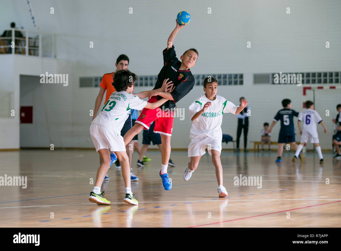 School kids fight classroom hi-res stock photography and images - Alamy