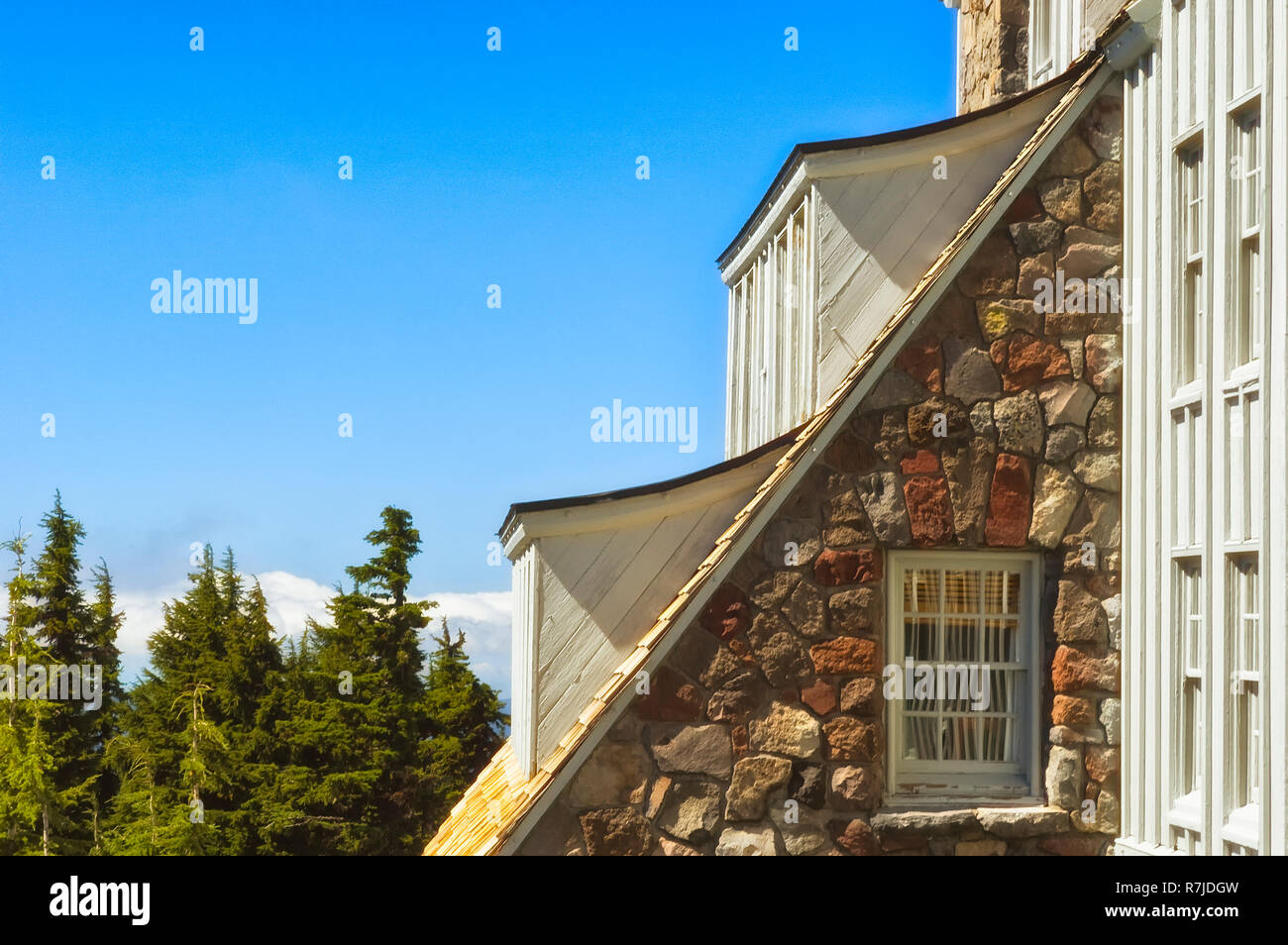 Timberline lodge hi-res stock photography and images - Alamy