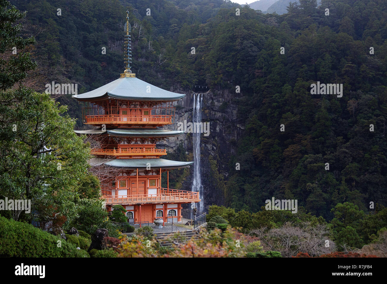 Nachisan Seiganto-ji pagoda at Kumano Nachi Shrine with Nachi Falls in the background, Wakayama, Japan, Asia Stock Photo