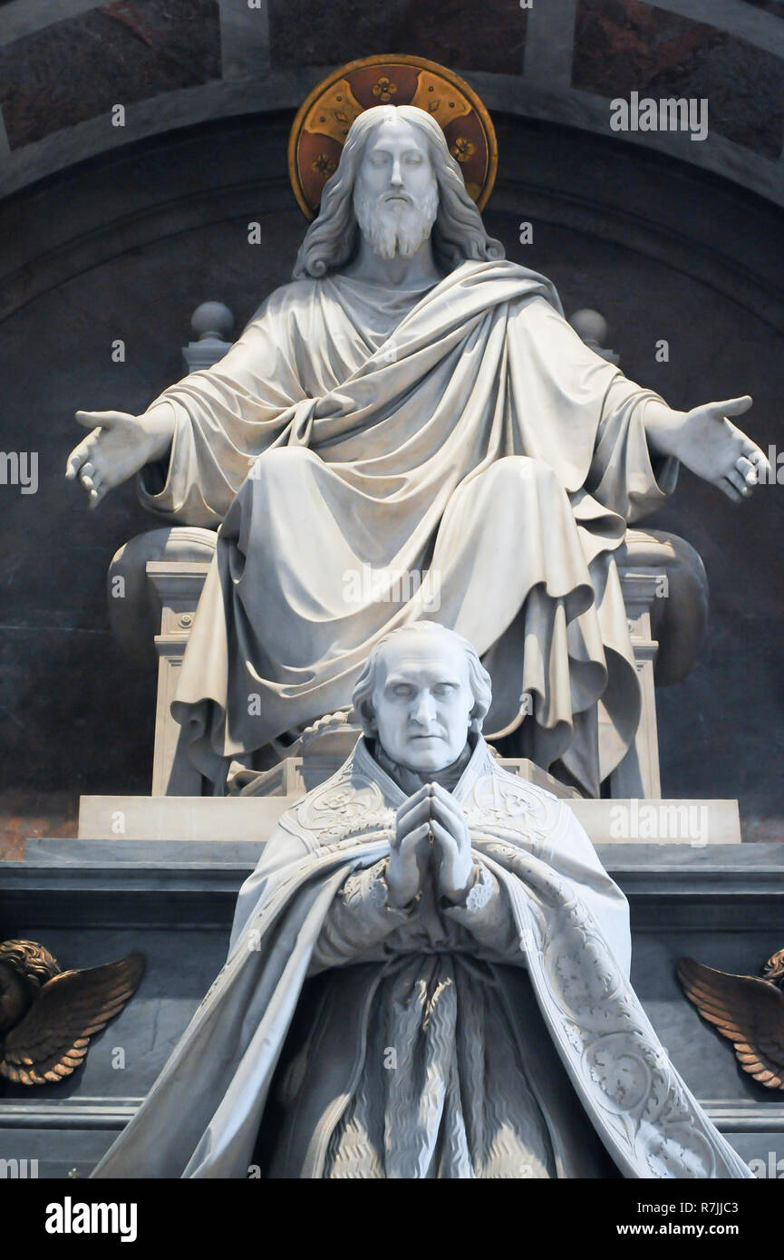 Pius 8th Monument of Pope Pius VIII in Italian Renaissance Papale Basilica ...