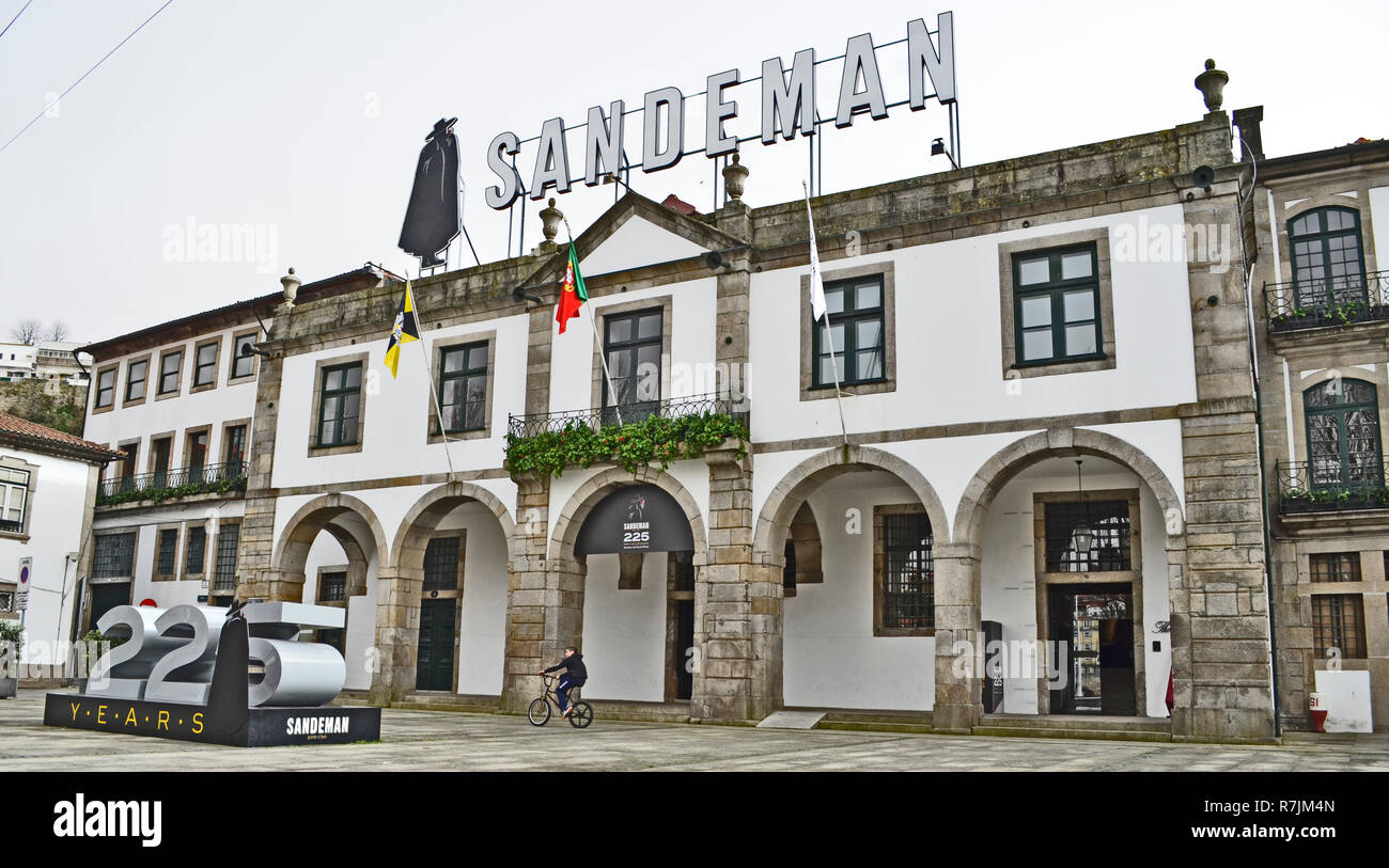 Sandeman porto wine building facade hi-res stock photography and images -  Alamy