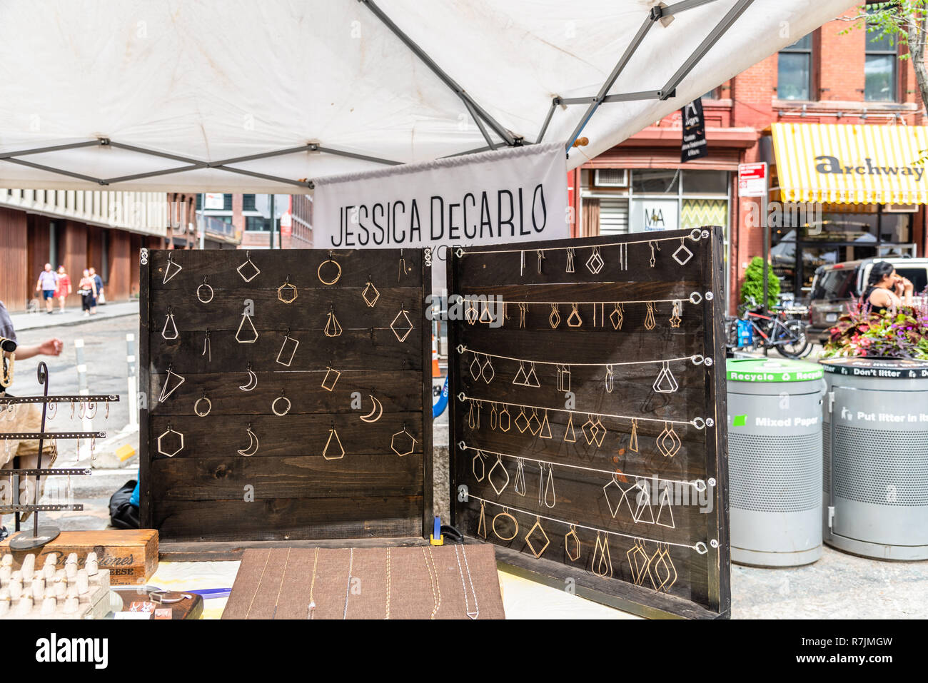 Dumbo flea market hires stock photography and images Alamy