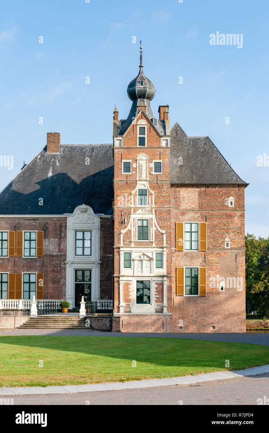 VAASSEN, NETHERLANDS - september 15, 2015: Front view of Castle Cannenburgh in Vaassen,  Gelderland Stock Photo