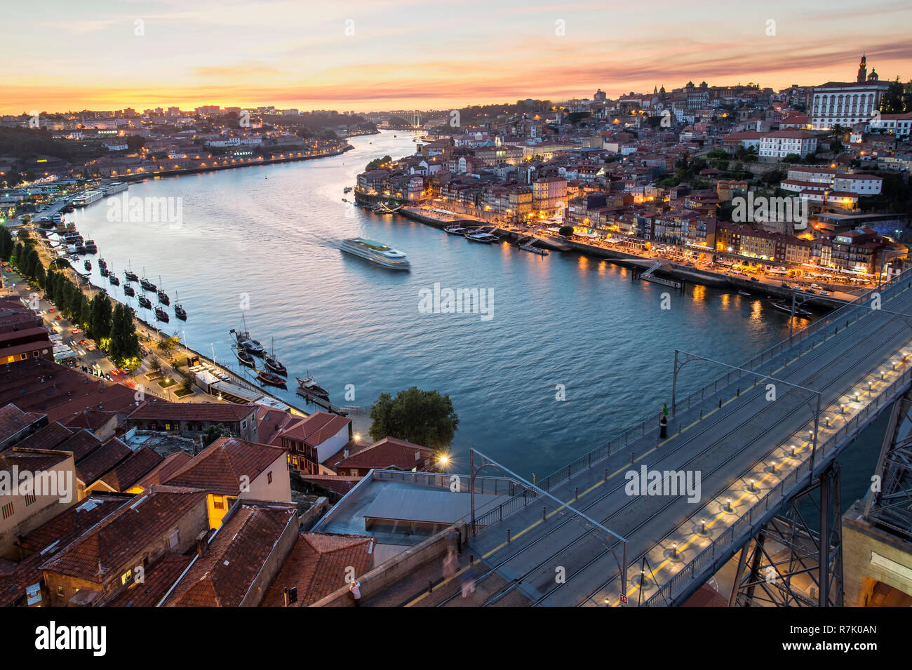 Douro River And The Historic Centre Of Ribeira At Sunset Porto Unesco douro-river-and-the-historic-centre-of-ribeira-at-sunset-porto-unesco