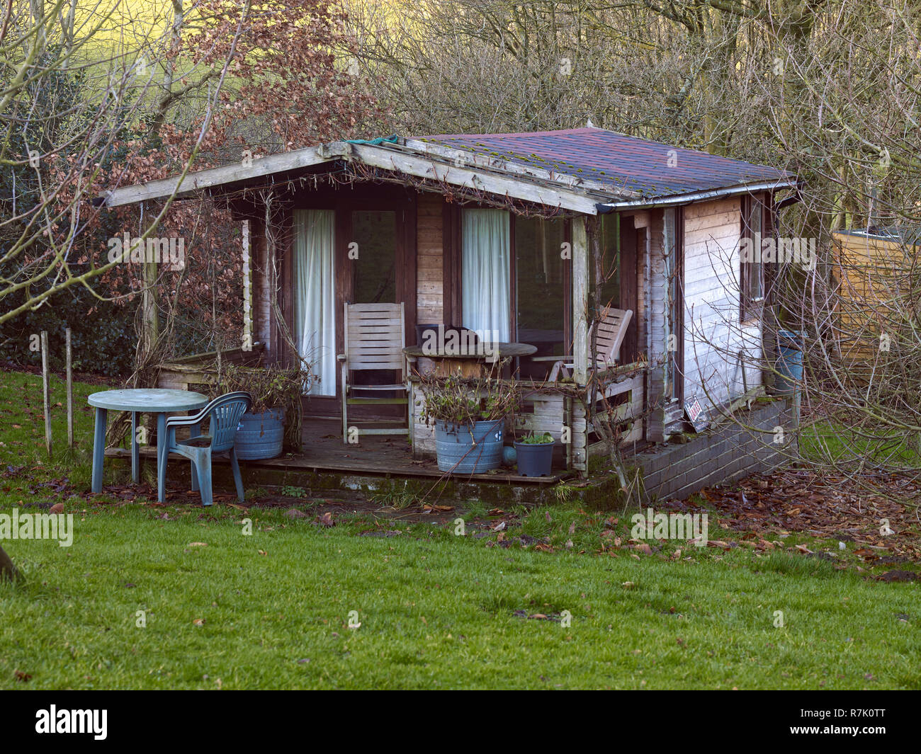 Uk summerhouse hires stock photography and images Alamy