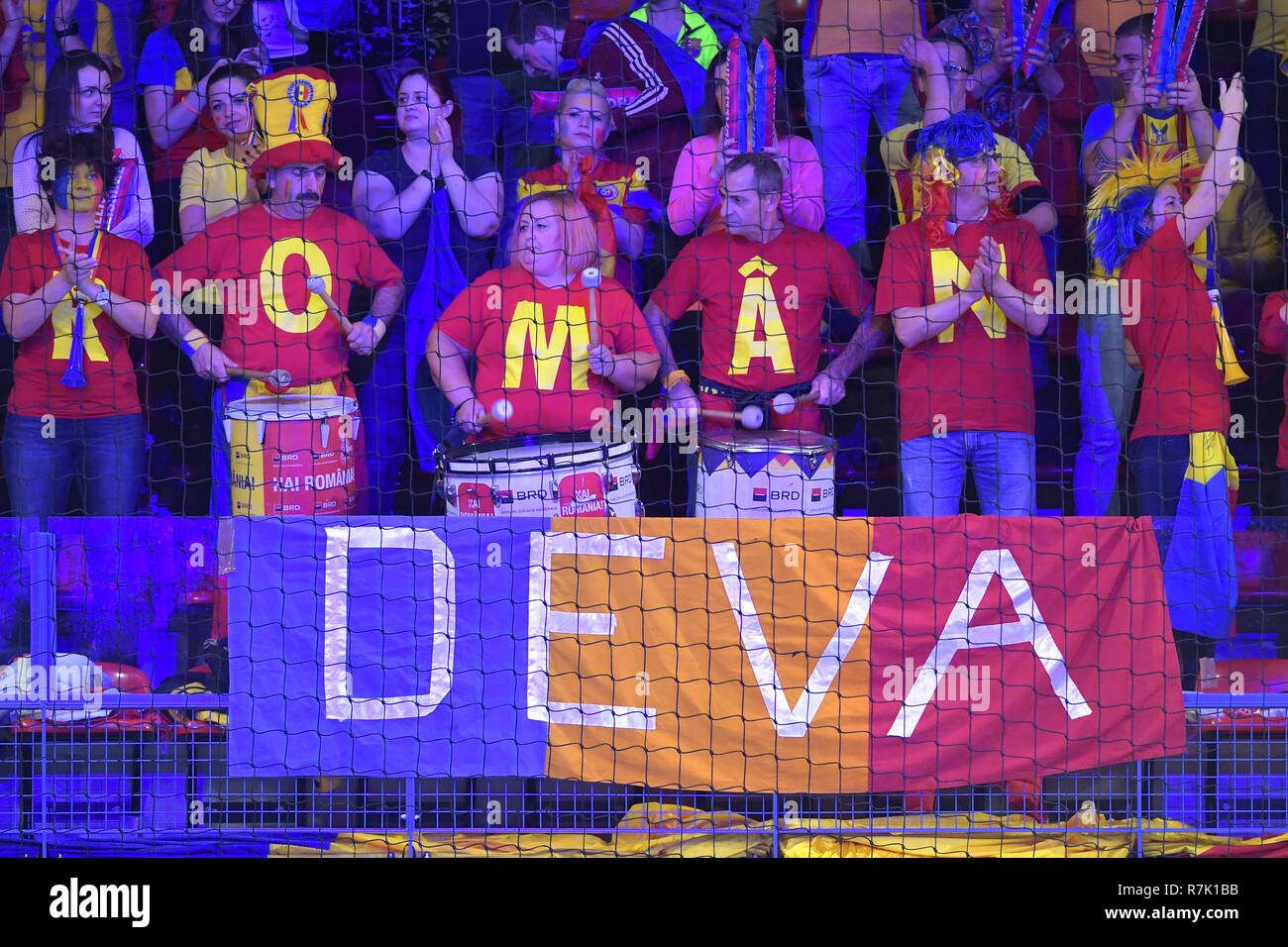 Handball fans hi-res stock photography and images - Page 3 - Alamy