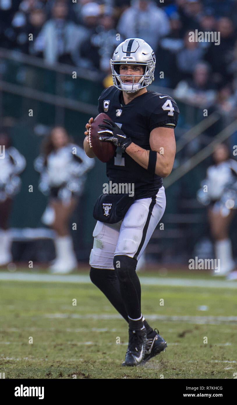 Dec 09 2018 Oakland U.S.A CA Oakland Raiders quarterback Derek Carr (4) looks for deep pass during the NFL Football game between Pittsburgh Steelers and the Oakland Raiders 24-21 win at O.co Coliseum Stadium Oakland Calif. Thurman James/CSM Stock Photo