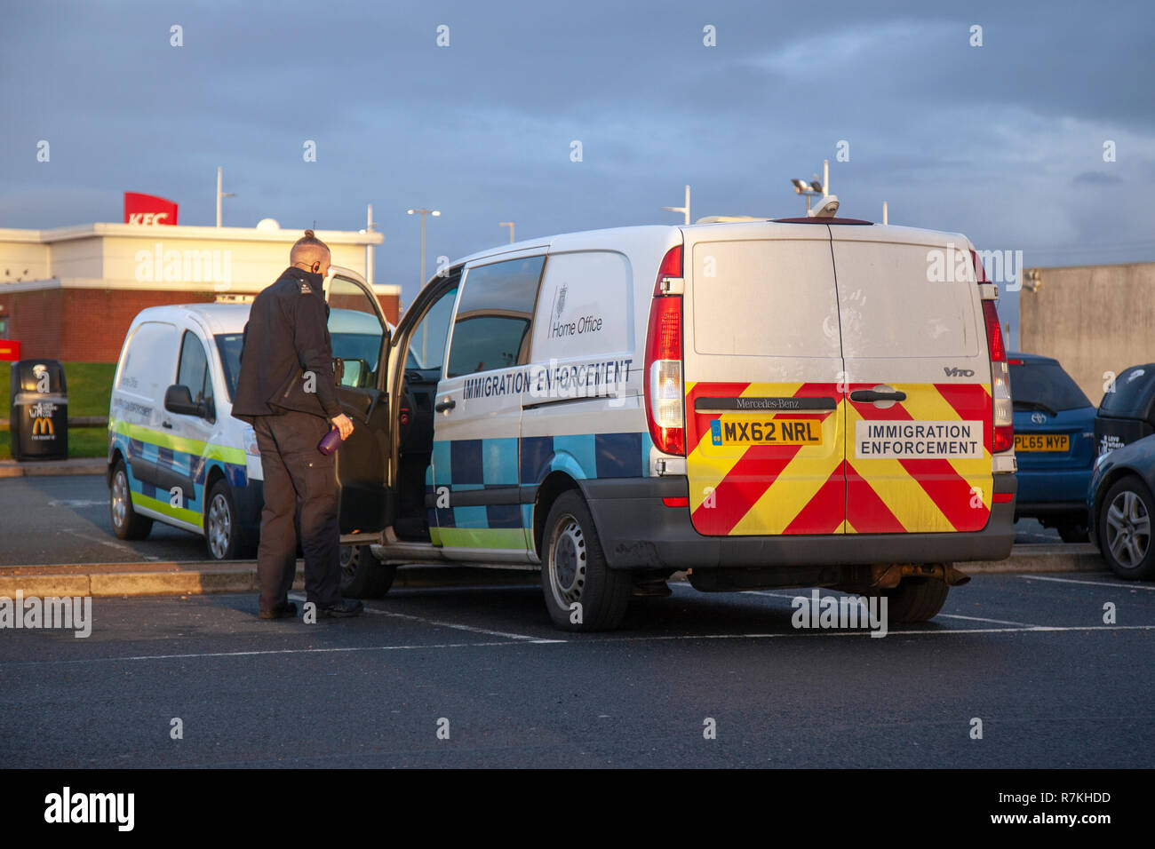 Immigration Officers High Resolution Stock Photography and Images Alamy