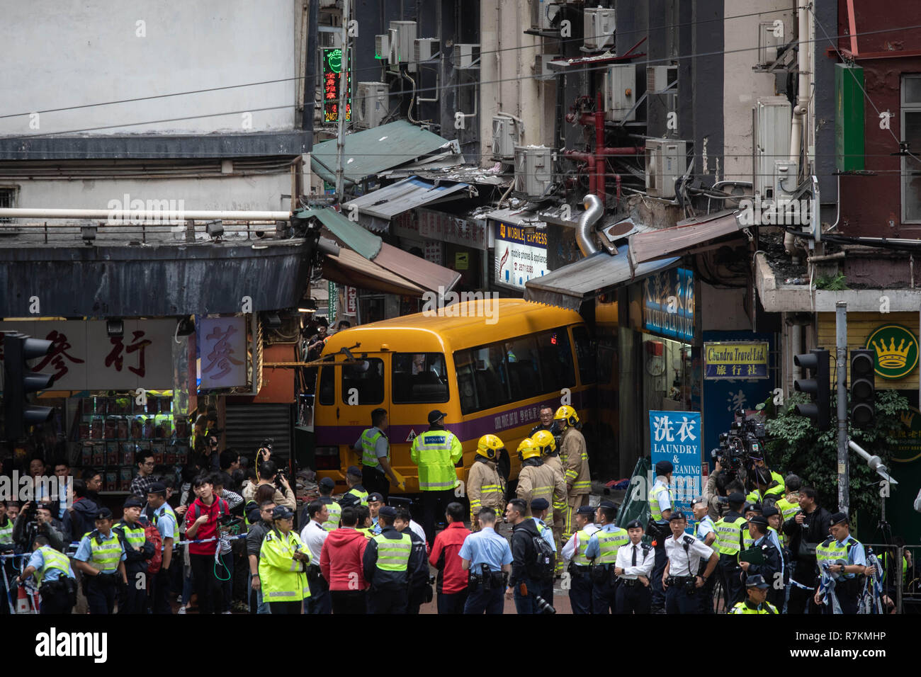Hong Kong, Hong Kong. 10th Dec, 2018. Police officers are seen carrying