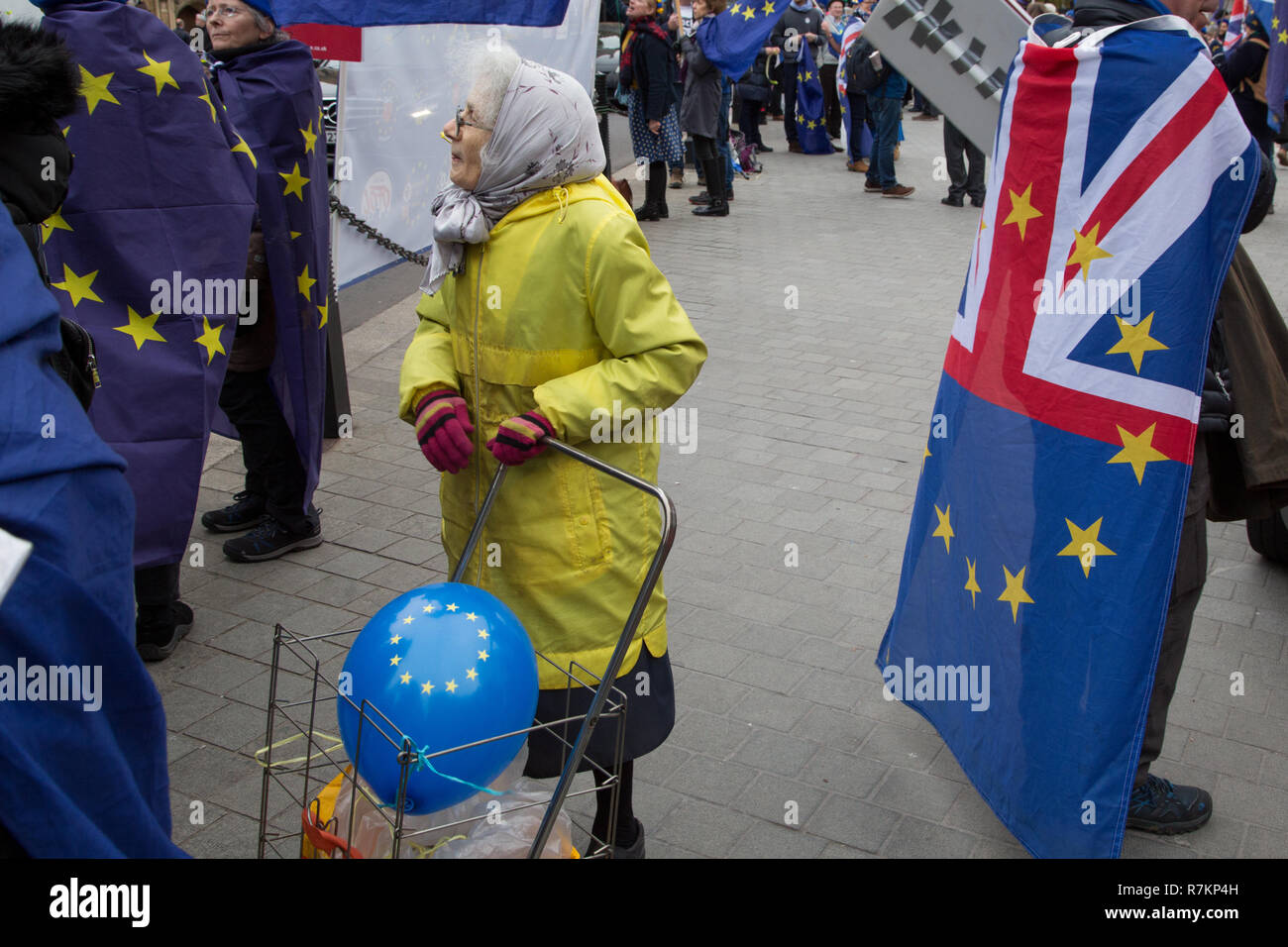 London, UK. 10th Dec, 2018. Anti Brexit protesters demonstrate with EU flags outside the Houses of Parliament. Credit: Thabo Jaiyesimi/Alamy Live News Stock Photo