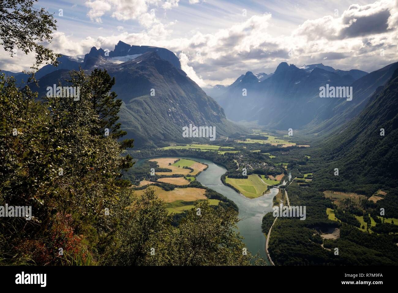 Norway, More og Romsdal, Rauma, Andalsnes, Romsdalseggen Ridge, one of the most famous hike in Norway Stock Photo