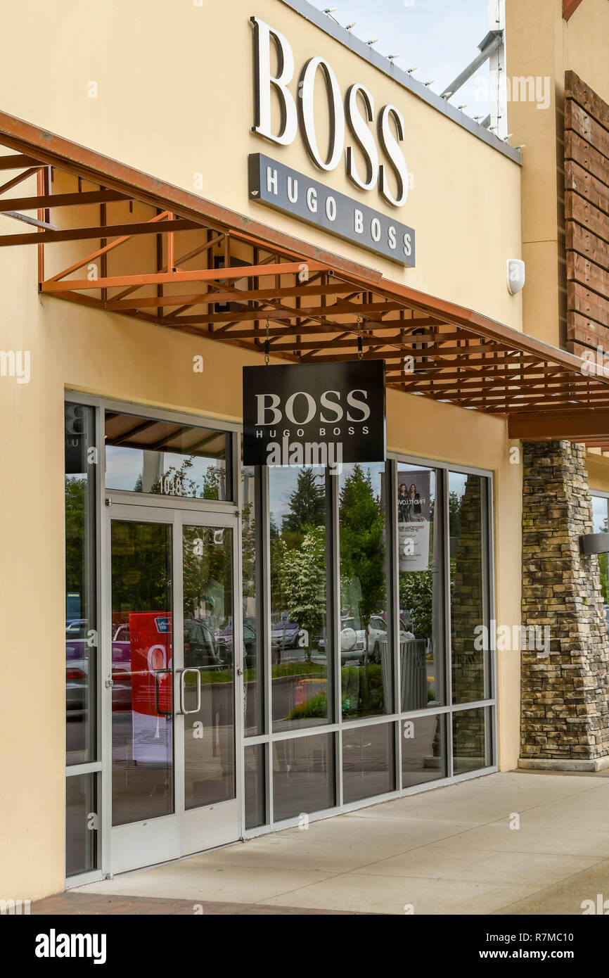 Stroomopwaarts Scharnier hardop SEATTLE, WA, USA - JUNE 2018: Exterior view of the front of the Hugo Boss  store at the Premium Outlets shopping mall near Seattle Stock Photo - Alamy