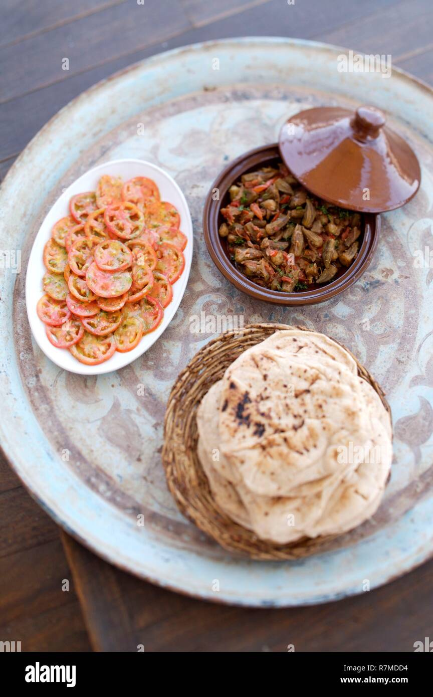 Egypt, tomato salad with savora, stew of okra and unleavened bread