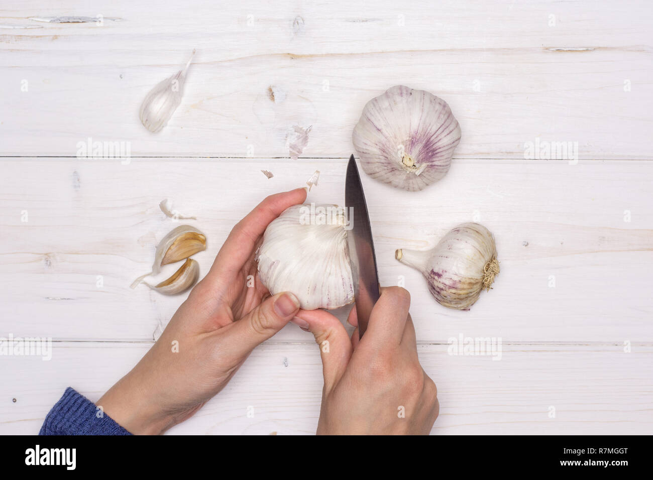 Separating bulbs hi-res stock photography and images - Alamy