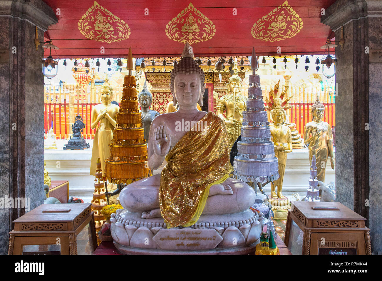 Golden buddha wat phra that doi suthep hi-res stock photography and ...