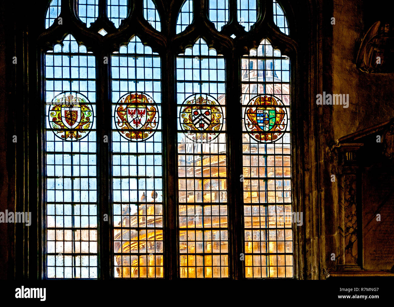 Oxford - Bick aus der University Church of St Mary the Virgin auf die Radcliffe Camera Looking at Radcliffe Camera from inside St. Mary church; Stock Photo