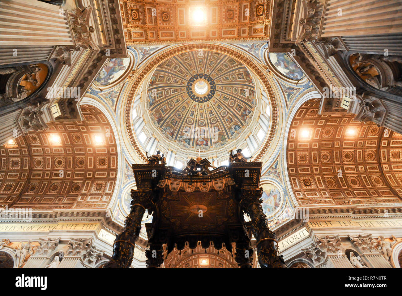 Michelangelo Dome, Baroque Papal Altar and Baldacchino by Gianlorenzo Bernini and Baroque Cattedra di San Pietro (Chair of Saint Peter or Throne of Sa Stock Photo