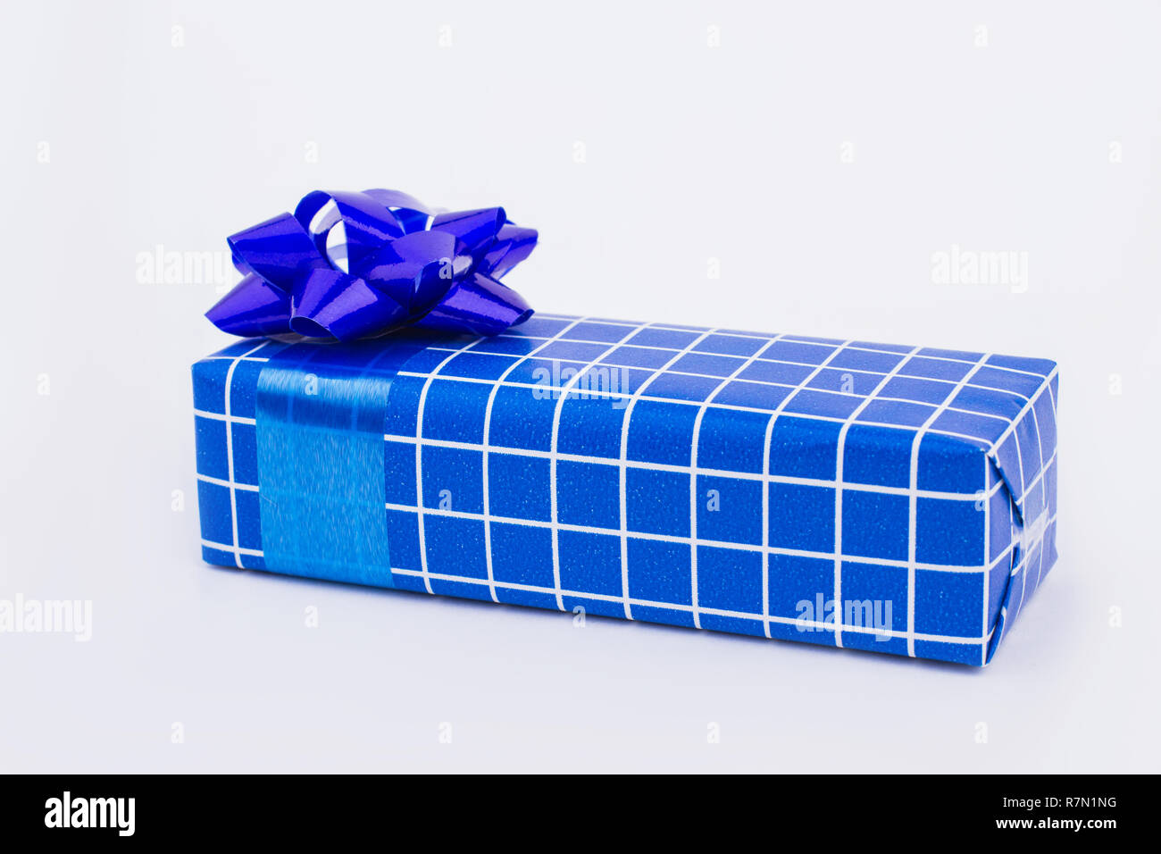 Elegant Blue Gift Wrapping