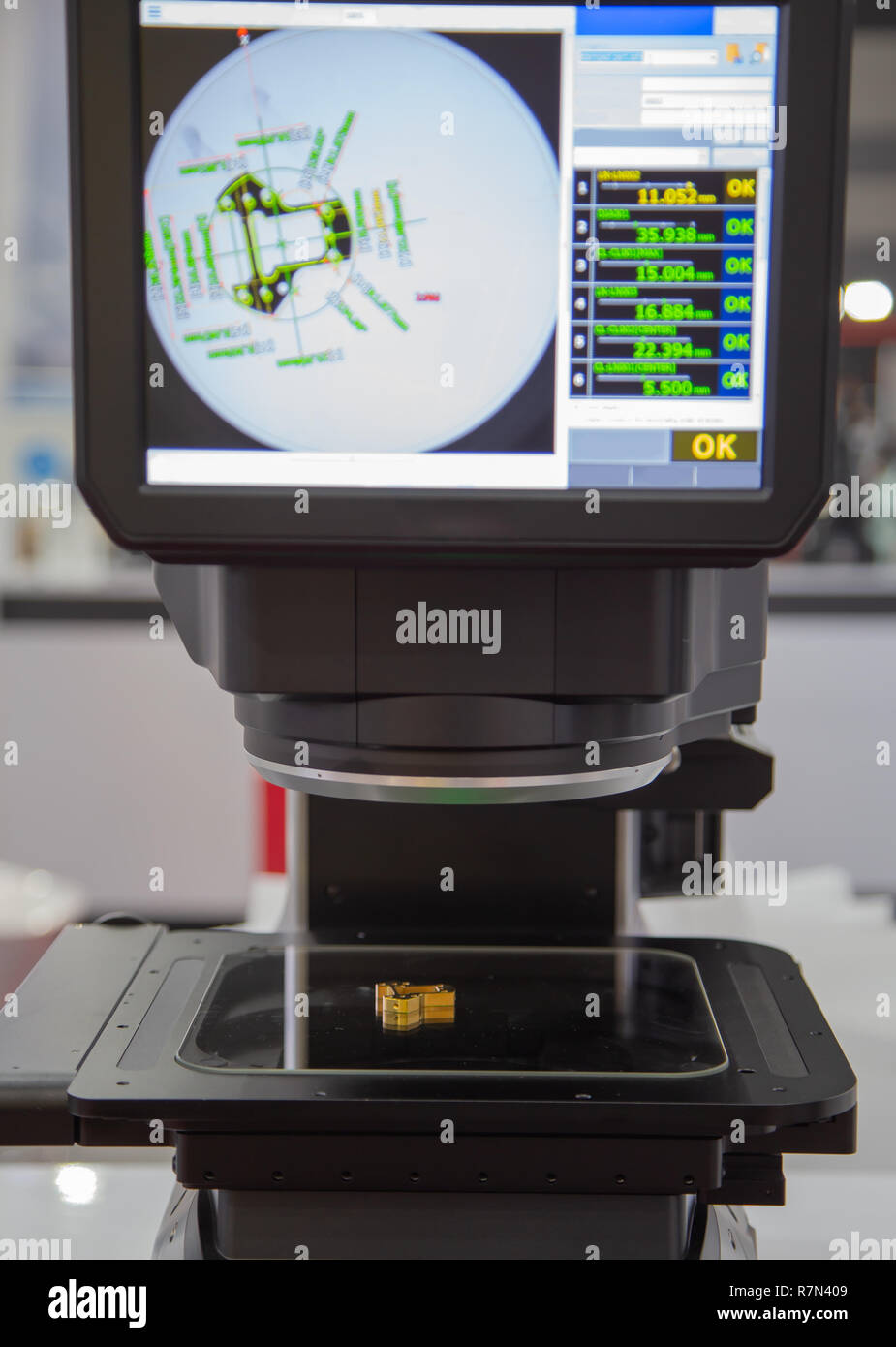 Image dimension measurement machine meassure workpiece dimension in