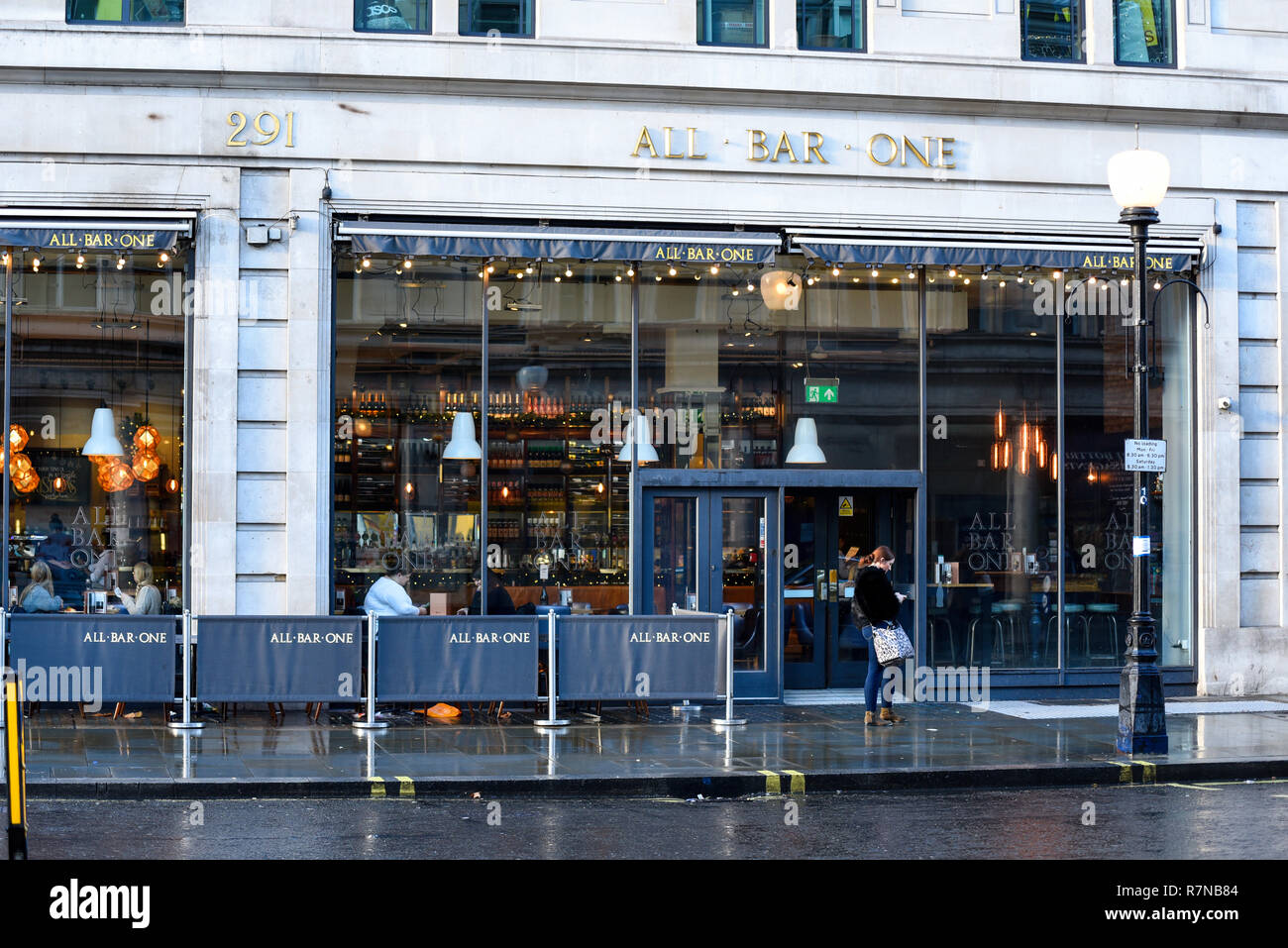 All Bar One, cafe restaurant pub in Regent Street, London, UK. Owned and operated by Mitchells and Butlers plc. Customers Stock Photo