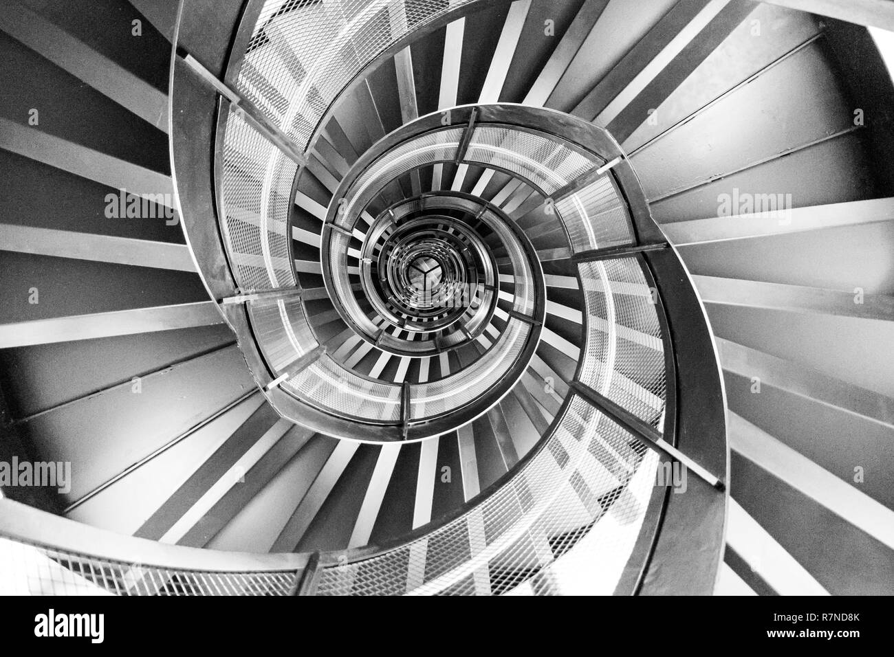 Black white staircase hi-res stock photography and images - Alamy