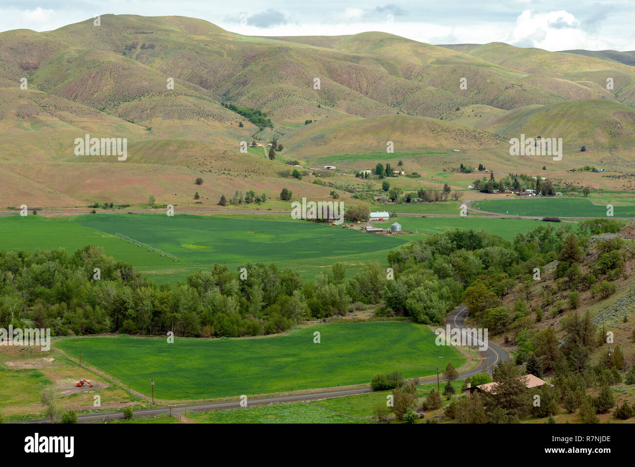 Oregon farm aerial hires stock photography and images Alamy