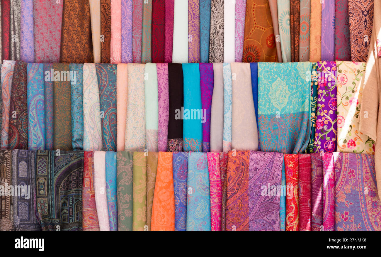 Vintage handmade 100/% silk ikat Khan-Atlas  fabric from Uzbelistan