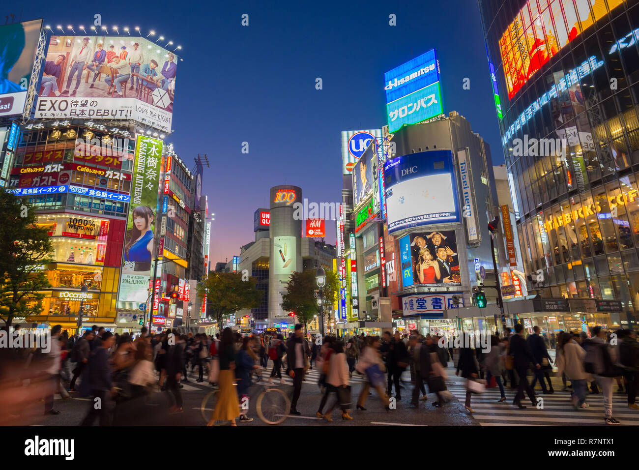 Pedestrians at Shibuya Crossing, Tokio, Japan Stock Photo