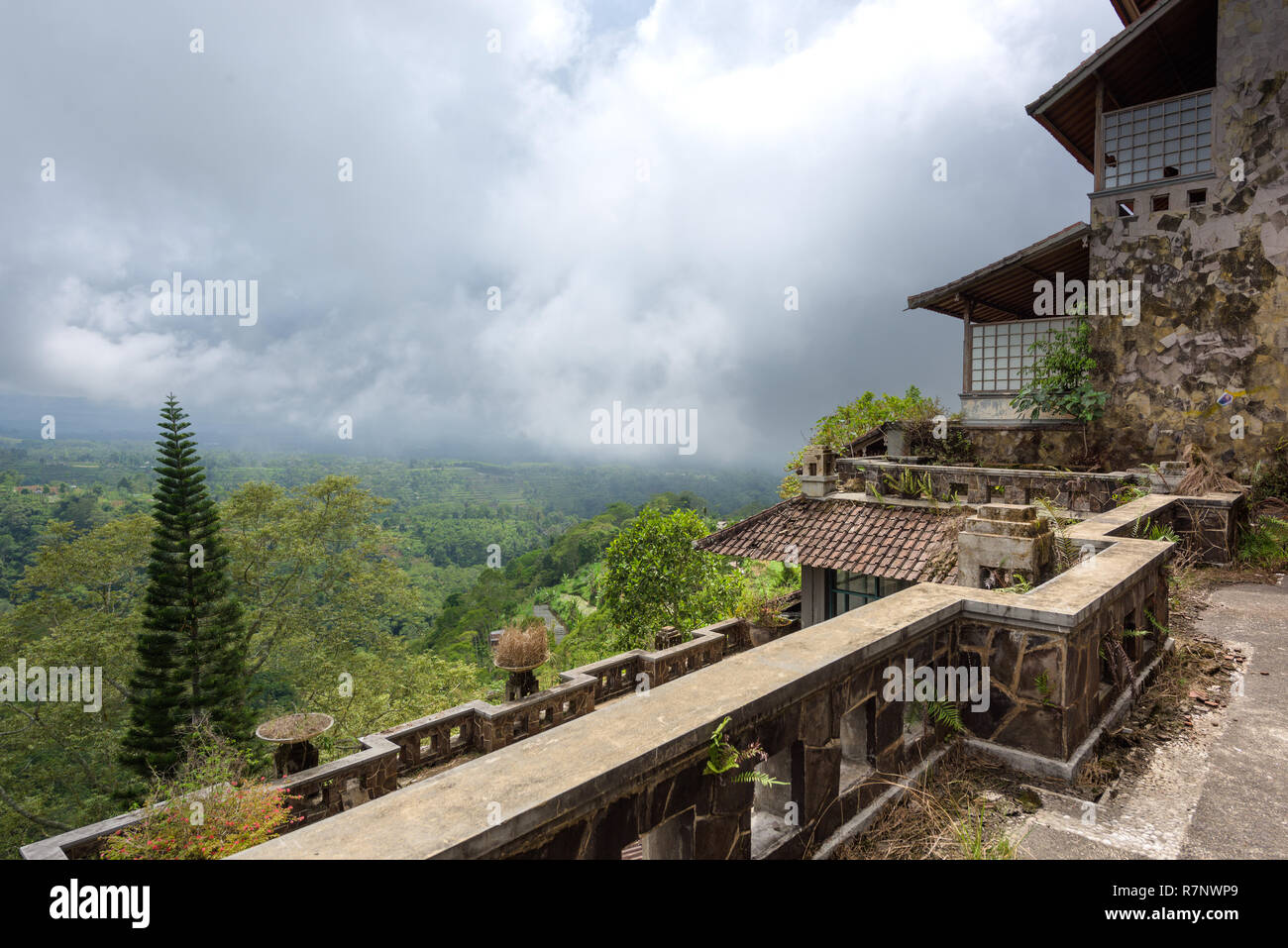 Bali, Indonesia - 22 Nov 2018: PI Bedugul Taman Rekreasi Hotel & Resort is  an large abandoned structure in Bedugul, today a tourist attraction in Bali  Stock Photo - Alamy