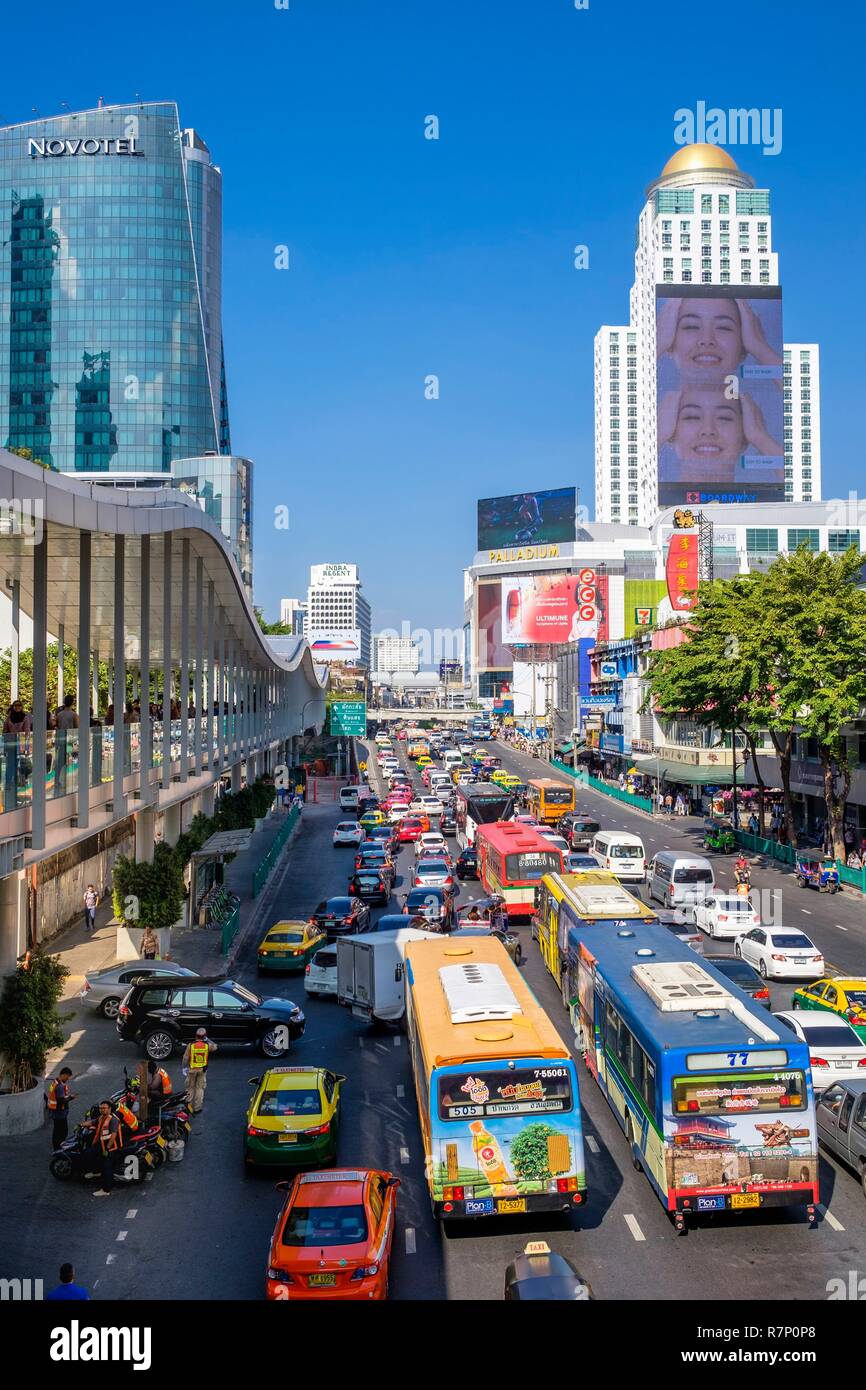 Pathum Rd Street Bangkok thailand pathum wan ratchadamri hi-res stock photography and ...