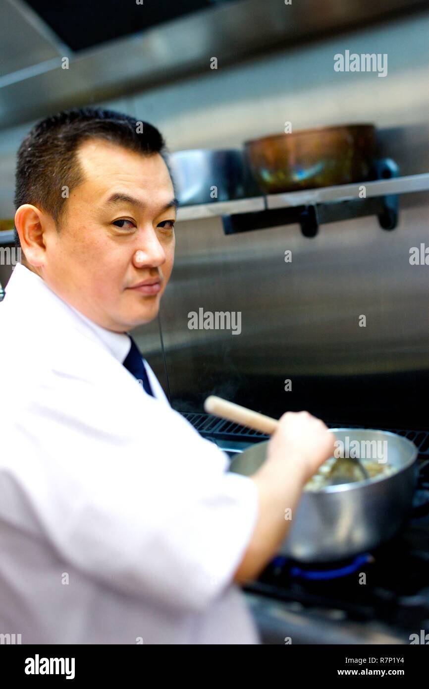 Portrait japanese chef hi-res stock photography and images - Alamy