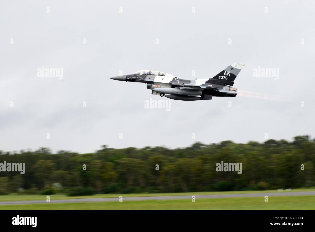 354 fighter wing hi-res stock photography and images - Alamy