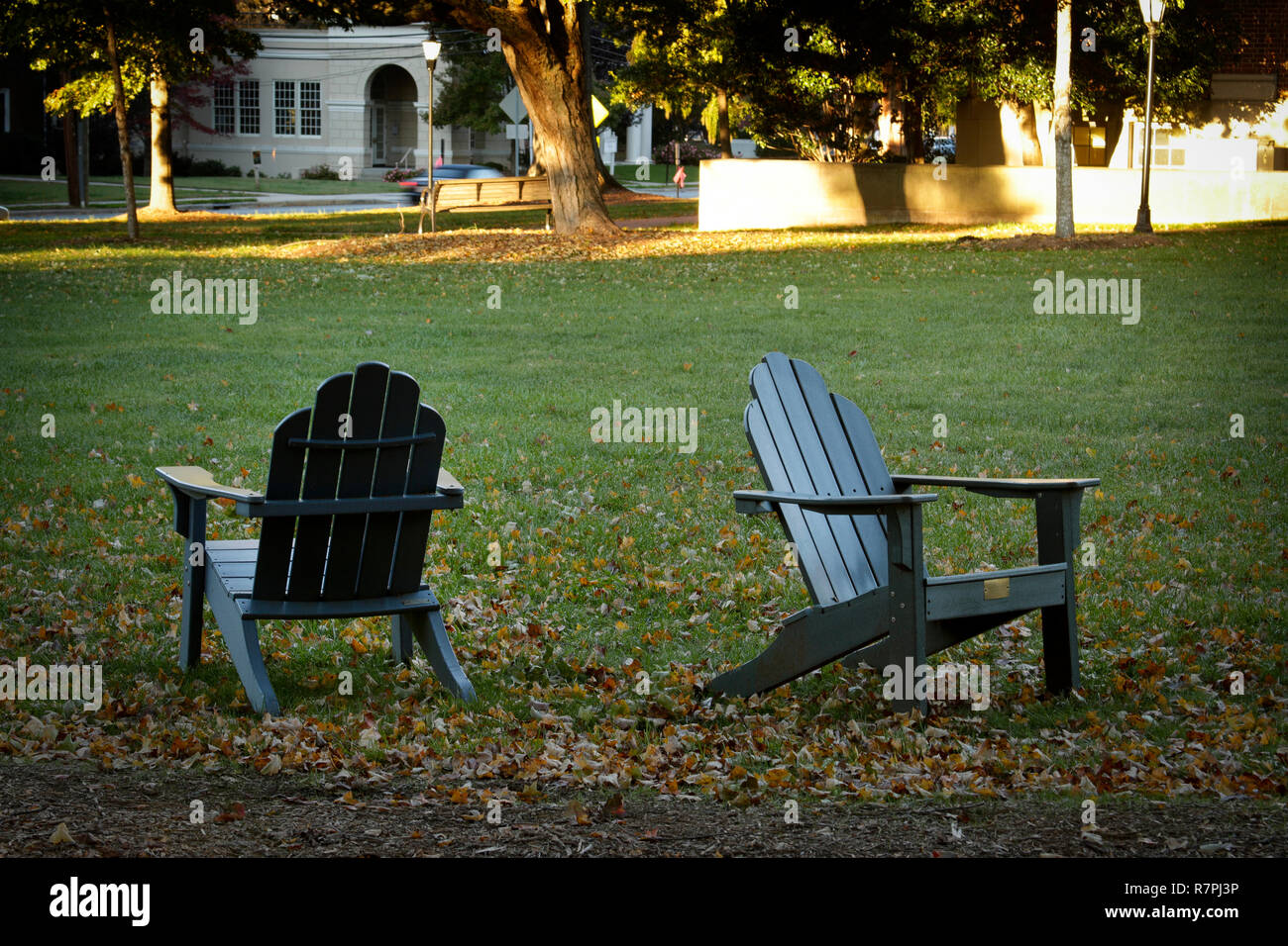 Two opposite chairs hi-res stock photography and images - Alamy