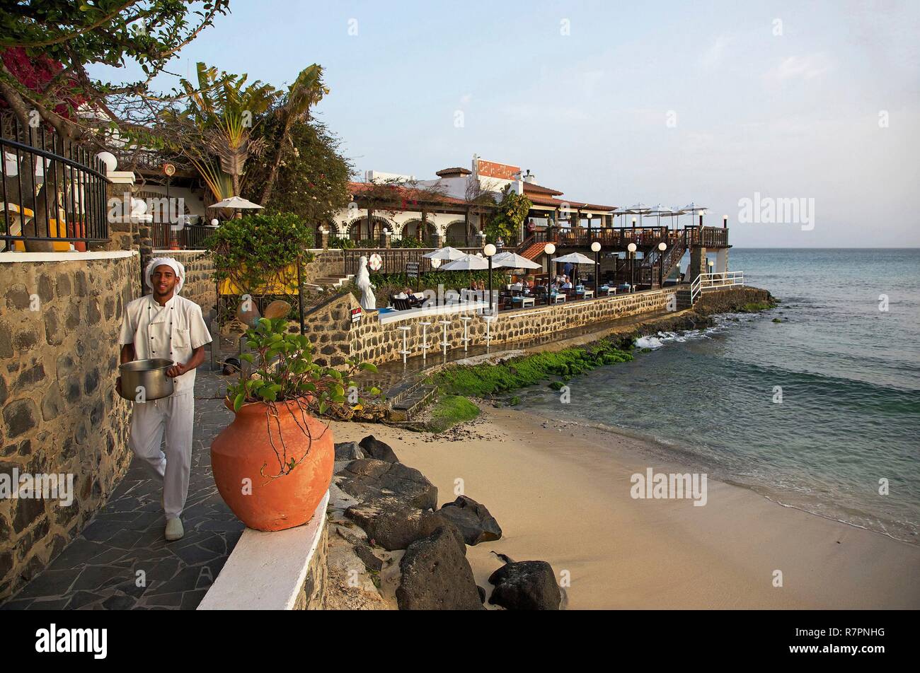 Hop ind Bungalow Muldyr Cape Verde, Sal, Santa Maria, Restaurant of the hotel Odjo d'Agua at the  end of the beach Stock Photo - Alamy