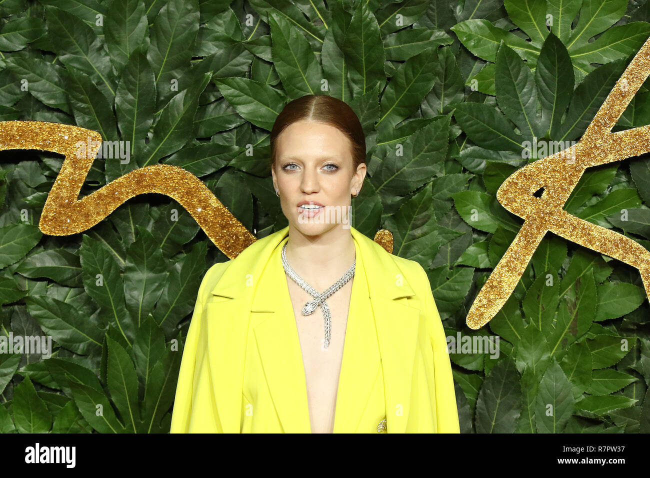 Jess Glynne, Royal Albert Hall, London, UK. 10th Dec 2018. The Fashion