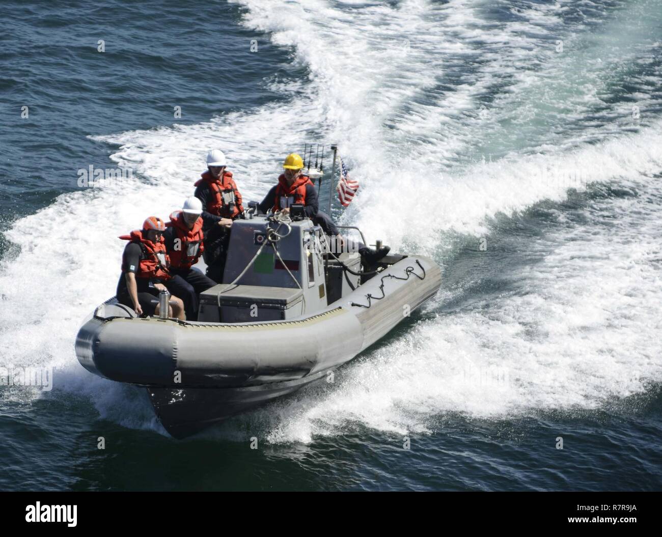 PACIFIC OCEAN (March 28, 2017) Sailors from the Arleigh Burke-class ...