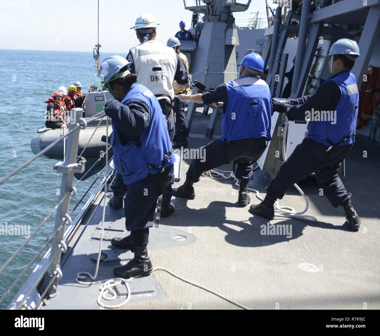 PACIFIC OCEAN (March 28, 2017) Sailors from the Arleigh Burke-class ...