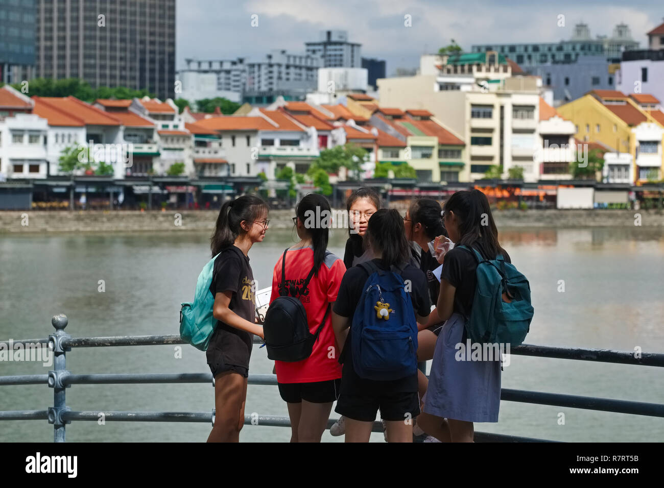 singaporean girl Singaporean girls hi-res stock photography and images - Alamy