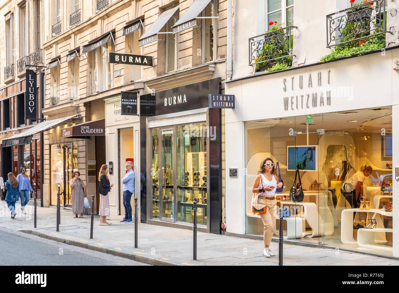 Rue du faubourg saint honore paris shop hi-res stock photography and images  - Alamy