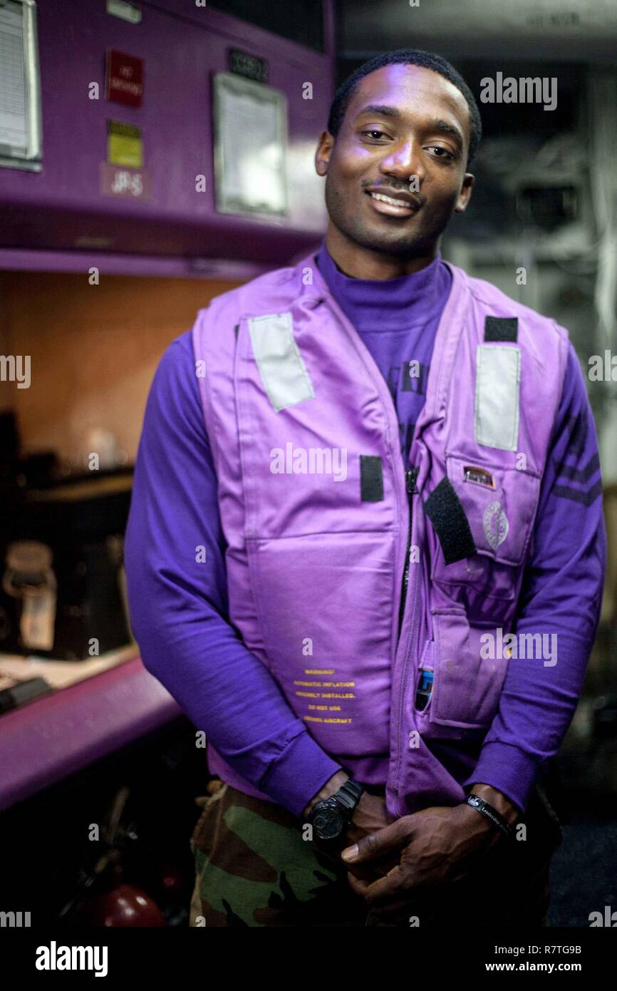 (March 31, 2017) Aviation Boatswain’s Mate (Fuels) 2nd Class Lee Kerry