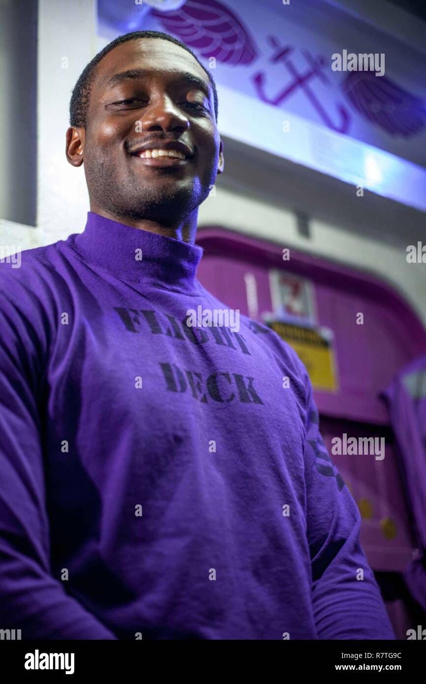 (March 31, 2017) Aviation Boatswain’s Mate (Fuels) 2nd Class Lee Kerry