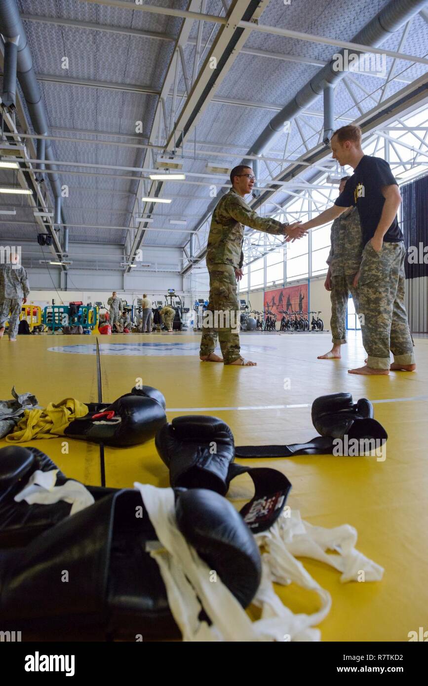 Clinch Drill High Resolution Stock Photography And Images Alamy Clinch Drill High Resolution Stock Photography And Images Alamy