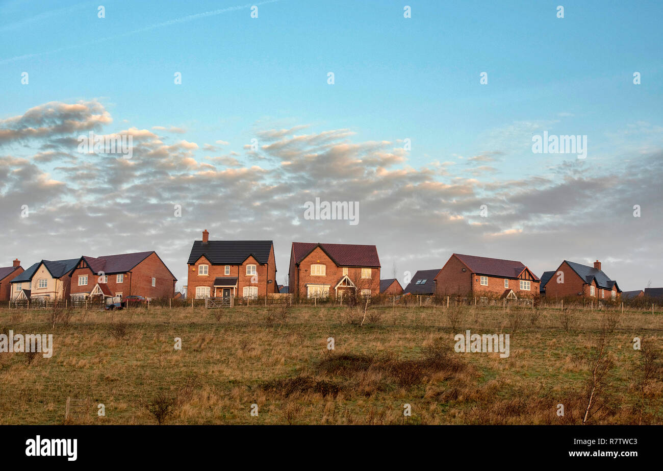 New houses looking out over Gedling Country Park in Nottingham, Nottinghamshire England UK Stock New houses looking out over Gedling Country Park in Nottingham, Nottinghamshire England UK Stock