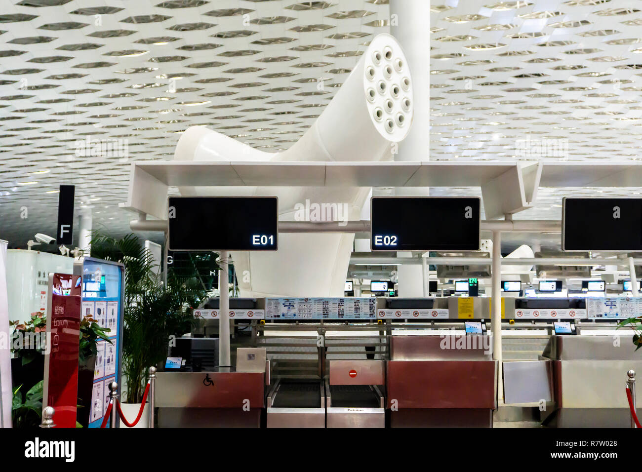 Ticket counters check in hires stock photography and images Alamy
